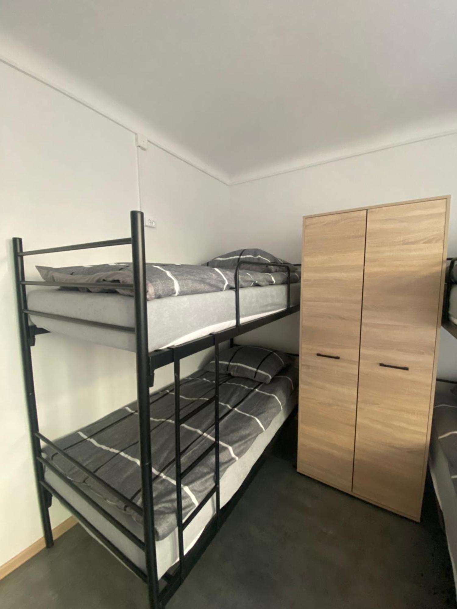Hostel Harmonia Warsaw Luaran gambar