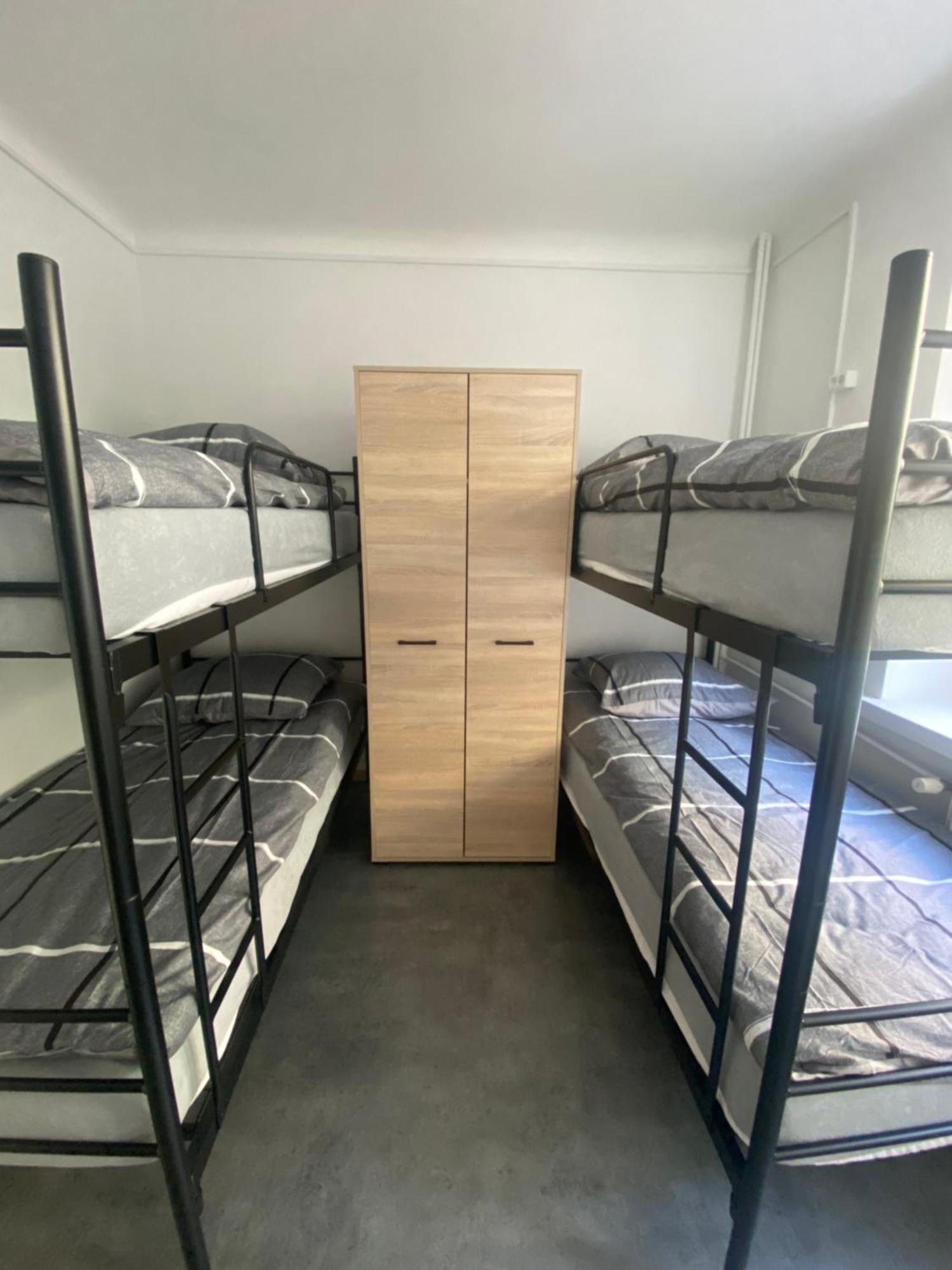 Hostel Harmonia Warsaw Luaran gambar